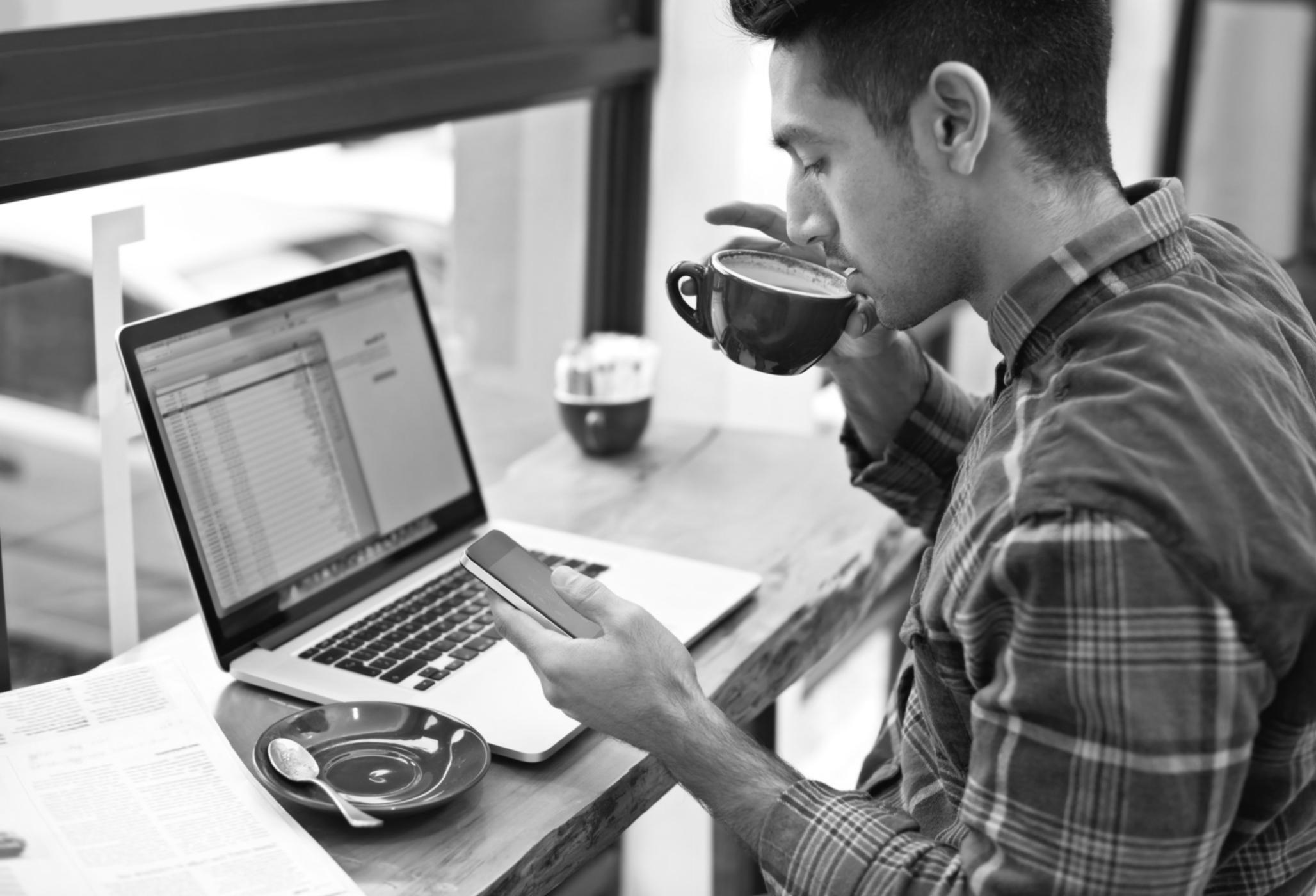 Équipe pédagogique en session de planification de cours